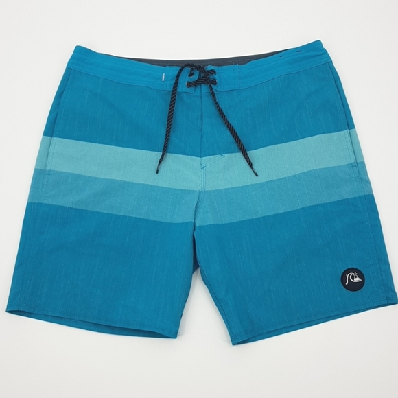 Quicksilver Dryflight Boardshorts Sz36 - Picture 1 of 9